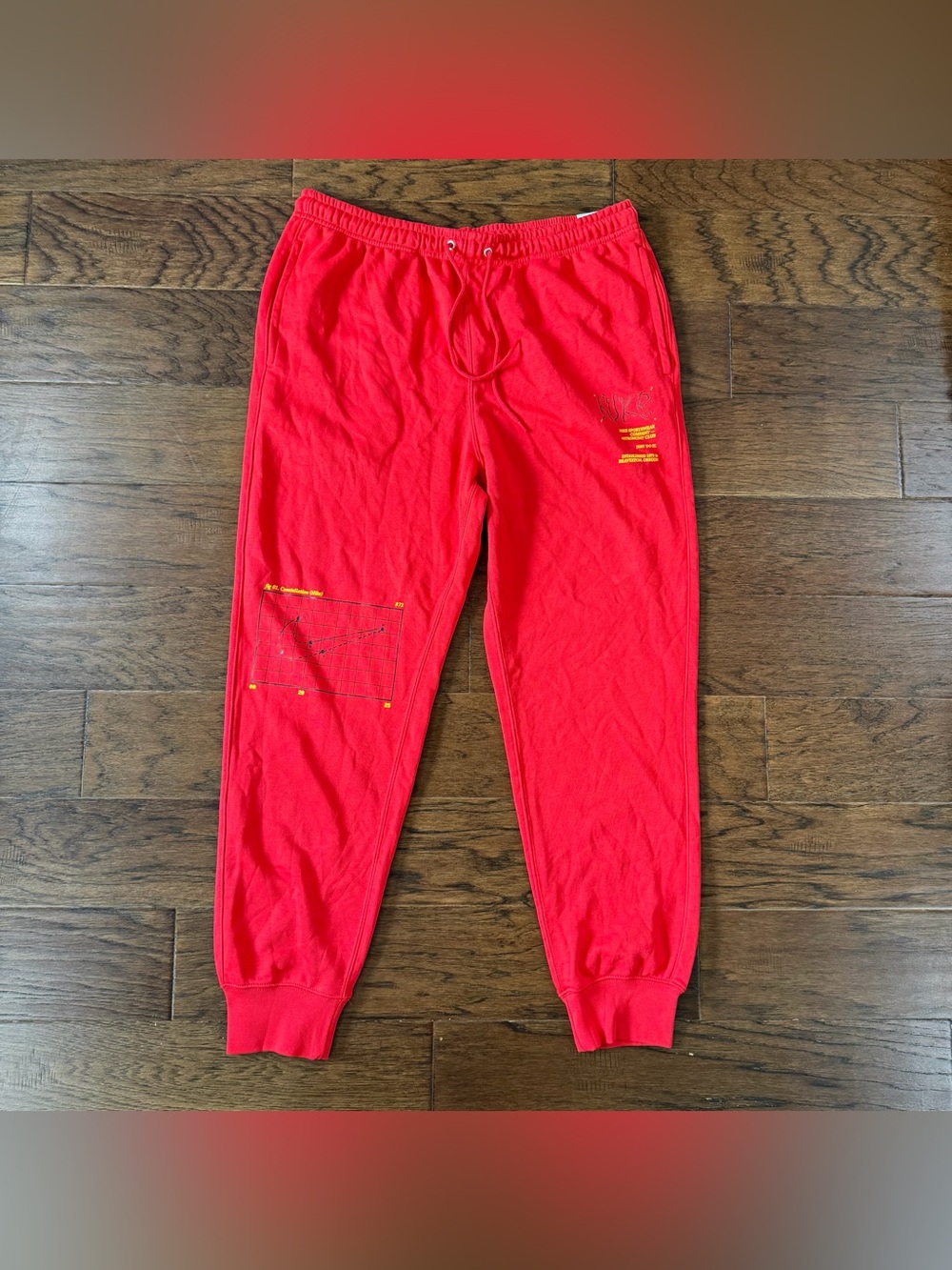 Nike Mens Club French Terry Joggers Moon Graphic Sweatpants HJ2512 Red Large NWT